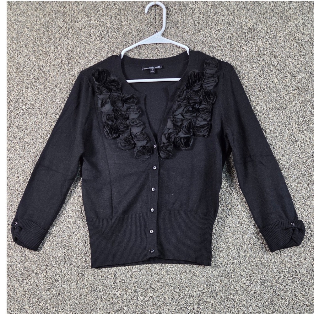 Willi Smith Knit Shirt Womens S Black Rosette Applique Cardigan‎ 3/4 Sleeve